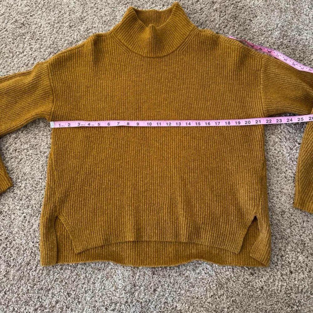 Abercrombie & Fitch Knit Mock Neck Neutral Camel Wool Blend Sweater 
Size Medium - Picture 8 of 12